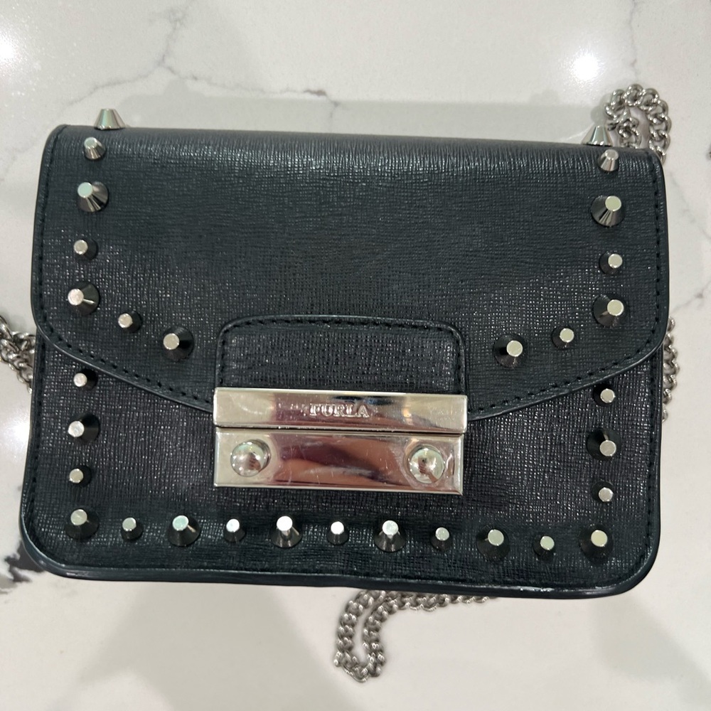 Furla Solid Leather Crossbody Bag! Like new
